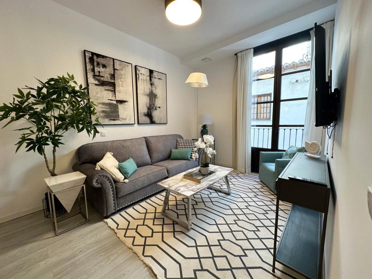 Apartamentos Puerta Elvira Suites 3000 Granada Buitenkant foto